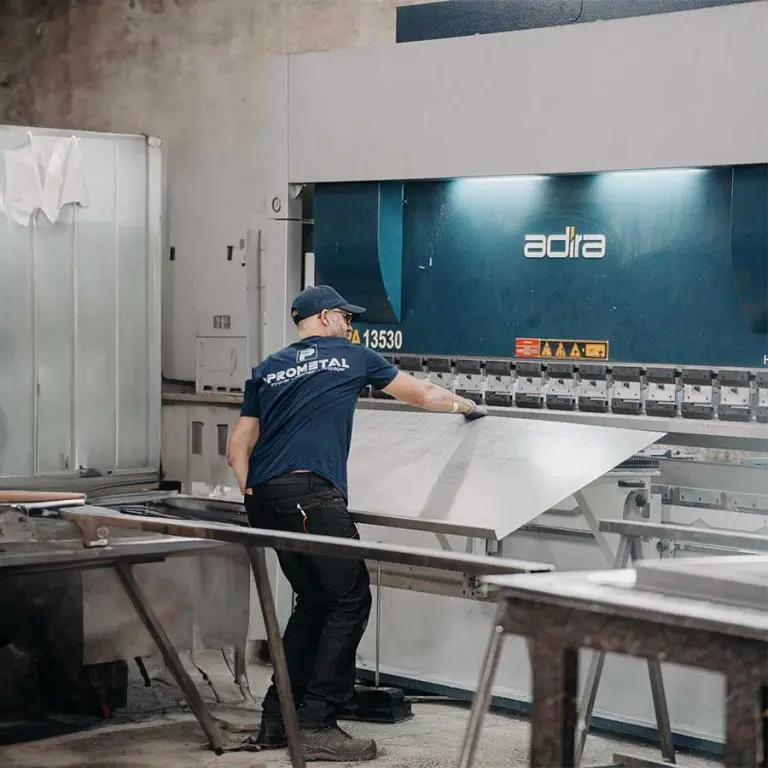 Agence M Com Marseille Prometal 13015 specialiste structure metallique ouvrier 6