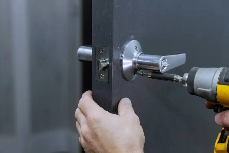 porte-blindee-marseille-comment-garantir-une-installation-100-conforme
